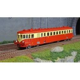 Mistral 21-05-G003 X 3715 diesel railcar, Red/Cream, Red roof, Metz...
