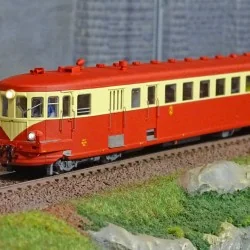 Mistral 21-05-S003 Autorail diesel X 3715, Rouge / Crème, Toit rouge, Metz-Sablon, SNCF Mistral Train Models Mistral_21-05-S003 