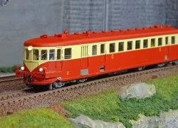 Mistral 21-05-S003 X 3715 diesel railcar, Red/Cream, Red roof, Metz...