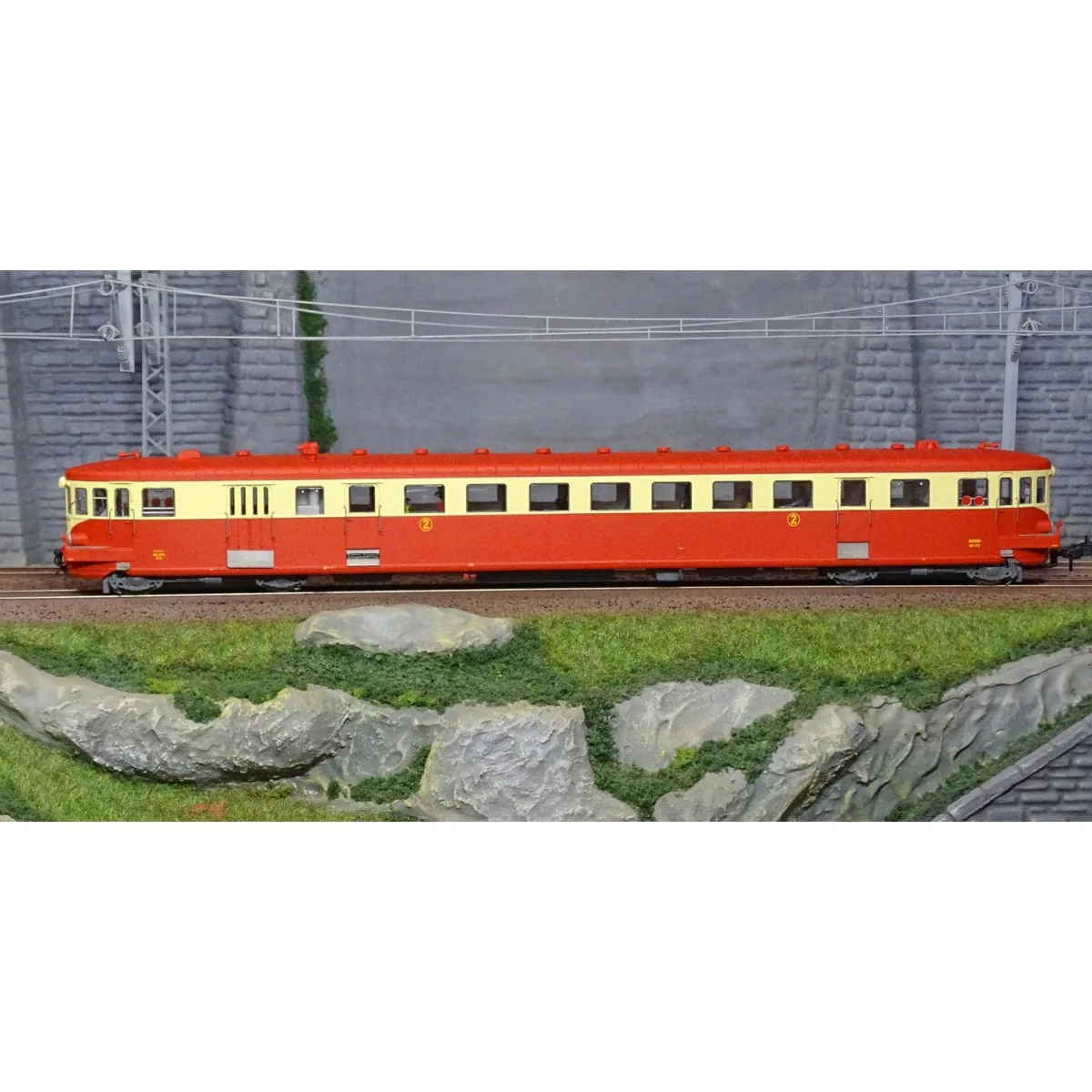 Mistral 21-05-S003 X 3715 diesel railcar, Red/Cream, Red roof, Metz...