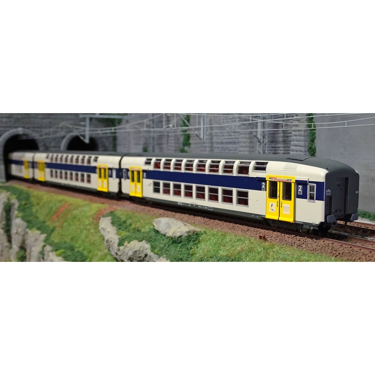 ViTrains 1124L Set of 3 SNCF VB2N passenger cars, Nord Pas de Calai...