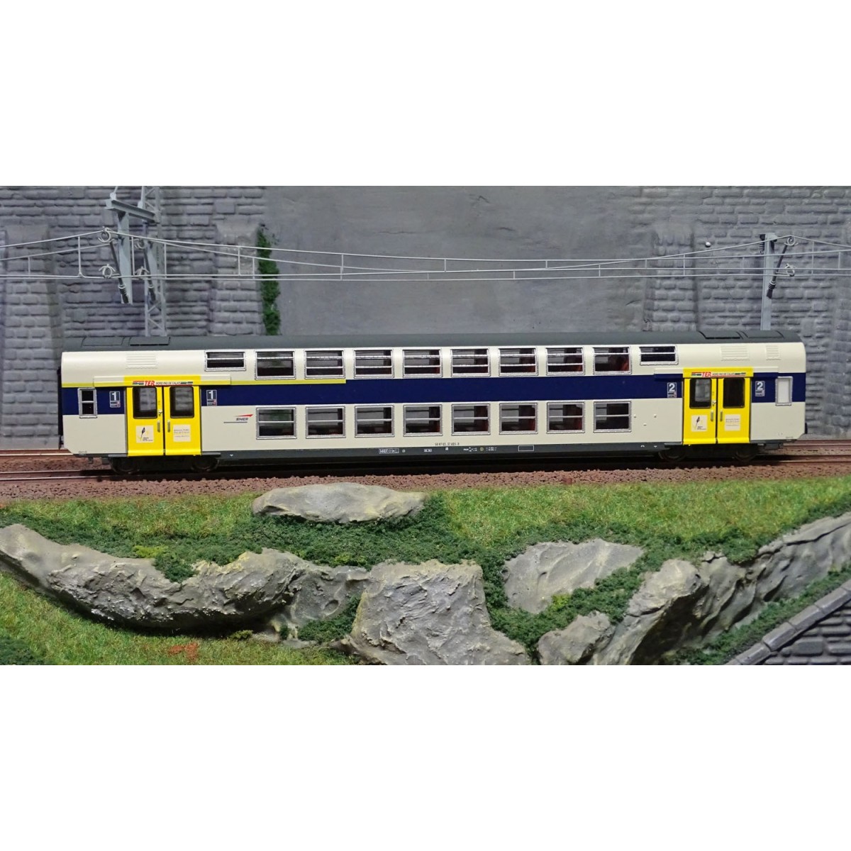 ViTrains 3214L SNCF VB2N passenger car, Nord Pas de Calais livery, ...