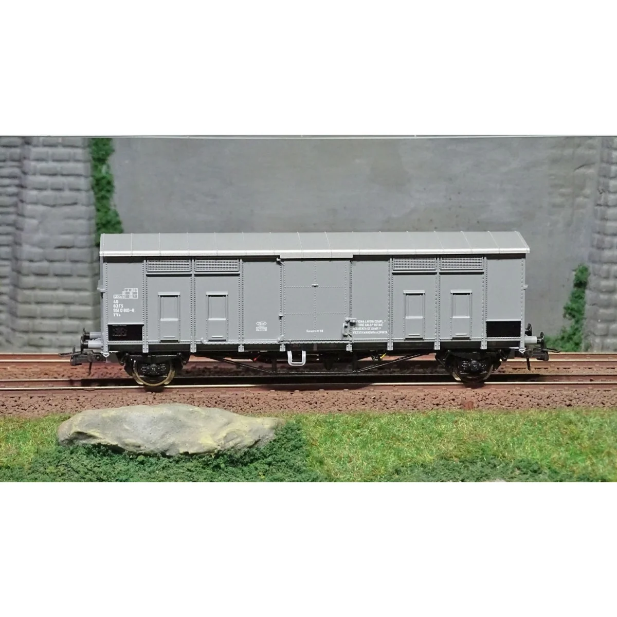 Roco 76600 Covered Wagon, FS, with sloping roofs - Roco_76600