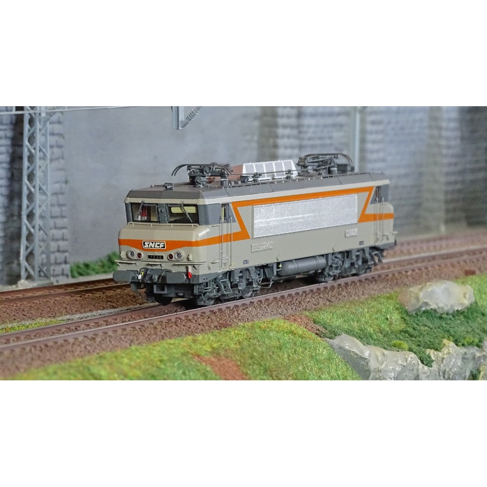 Ls Models 11207S Locomotive électrique BB 7240 SNCF, livrée gris béton/orange, plaques, Villeneuve, digital sonorisée Ls models 