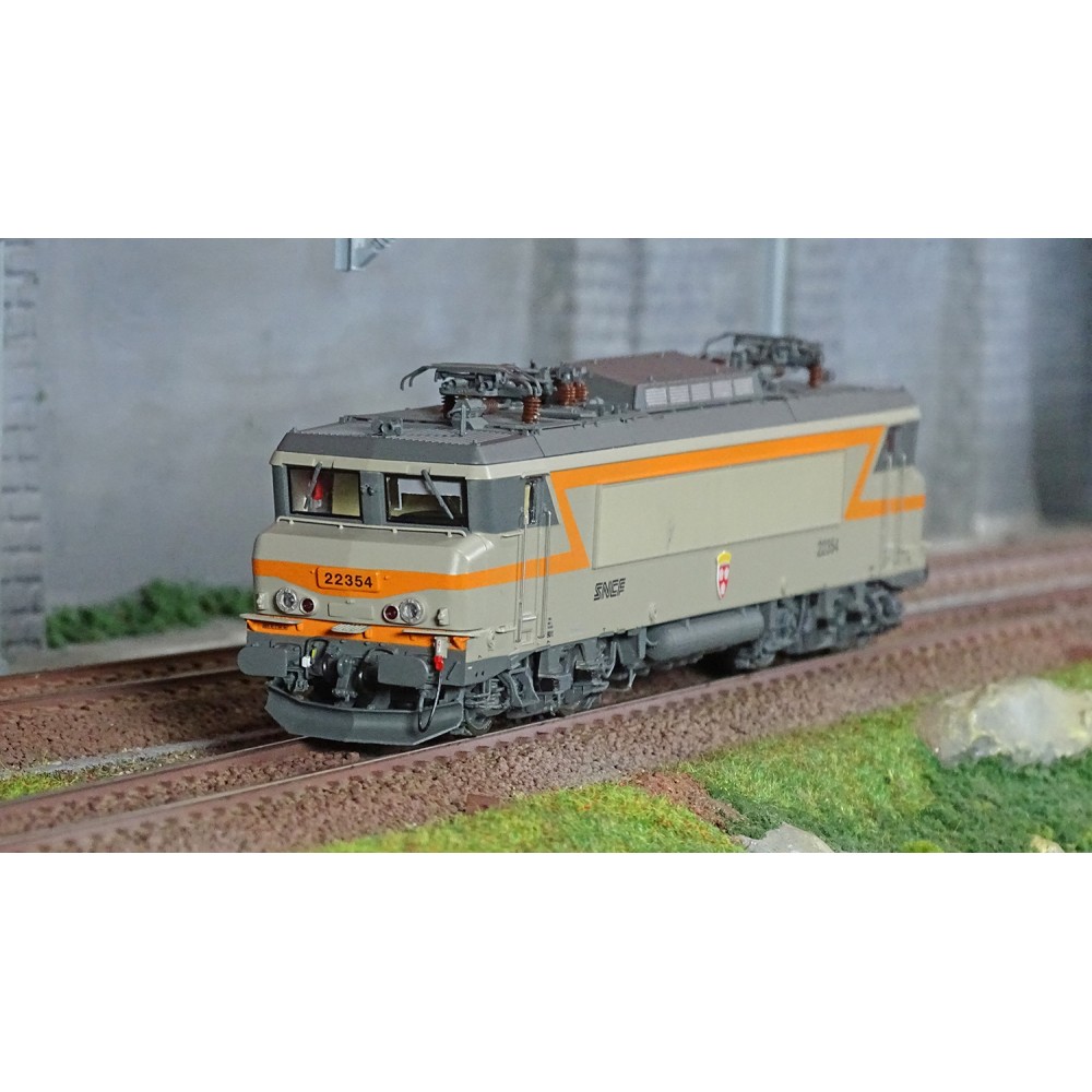 Ls Models 11061S Locomotive électrique BB 22354 SNCF, livrée gris béton/orange, logo Nouille, Rennes, digital sonorisée Ls model