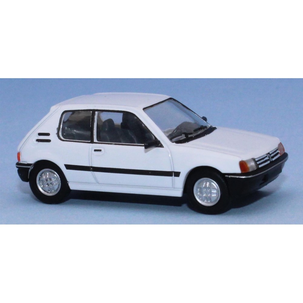 SAI 6302 Peugeot 205 XR, blanc banquise Sai Sai_6302 - 1