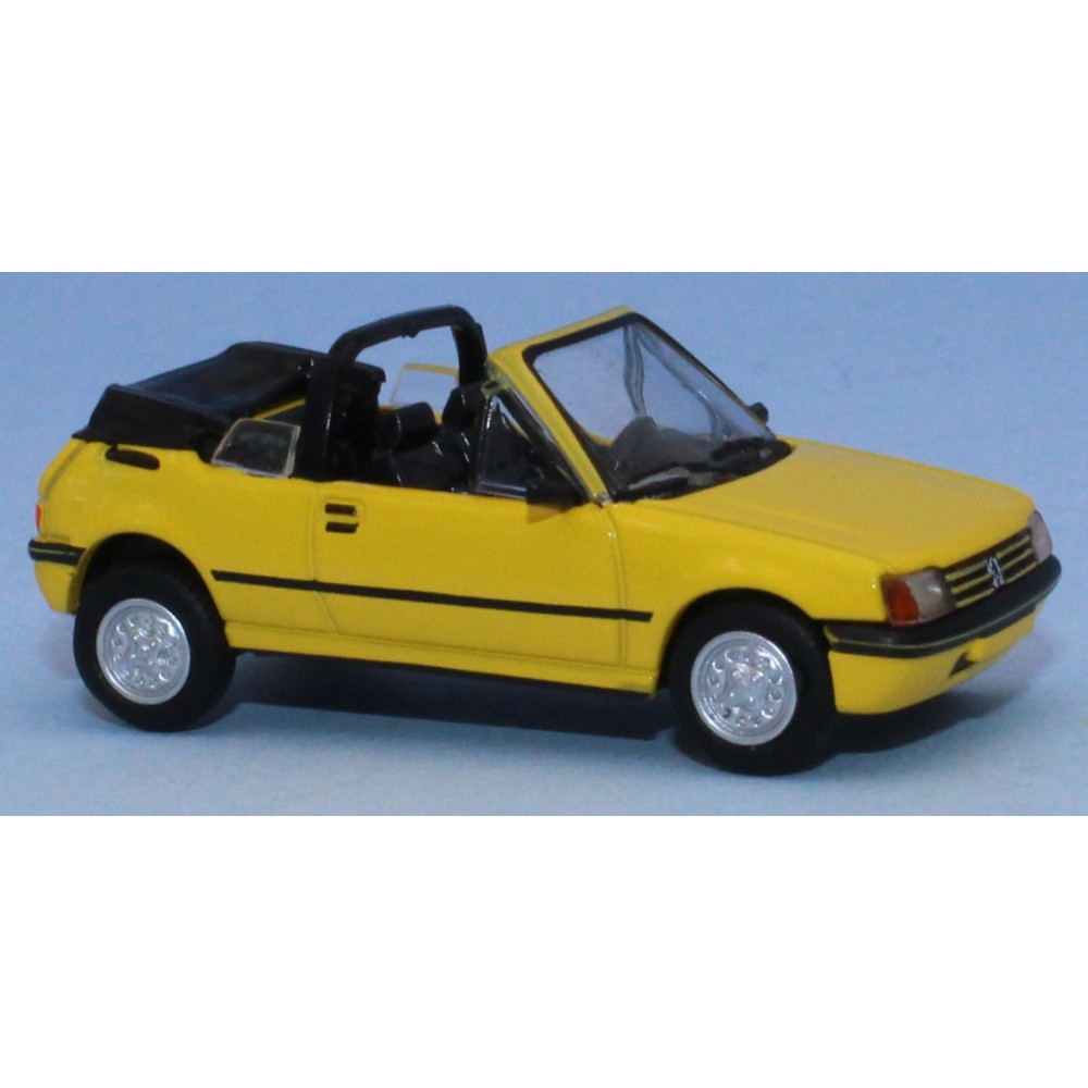 SAI 6322 Peugeot 205 cabriolet CT, jaune genêt Sai Sai_6322 - 1