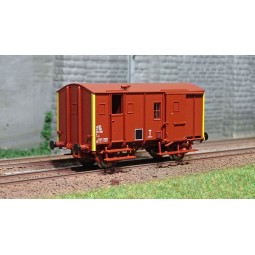 EPM 51.02.10 UK van freight wagon, UIC red, red roof and chassis, S...