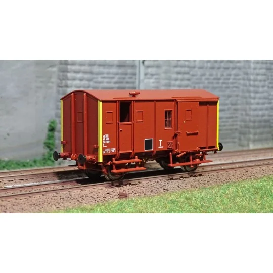 EPM 51.02.10 UK van freight wagon, UIC red, red roof and chassis, S... EPM_51.02.10-EPM 51.02.10 UK van freight wagon, UIC red, red roof and chassis, SNCF, Yellow Tail, ep.IV