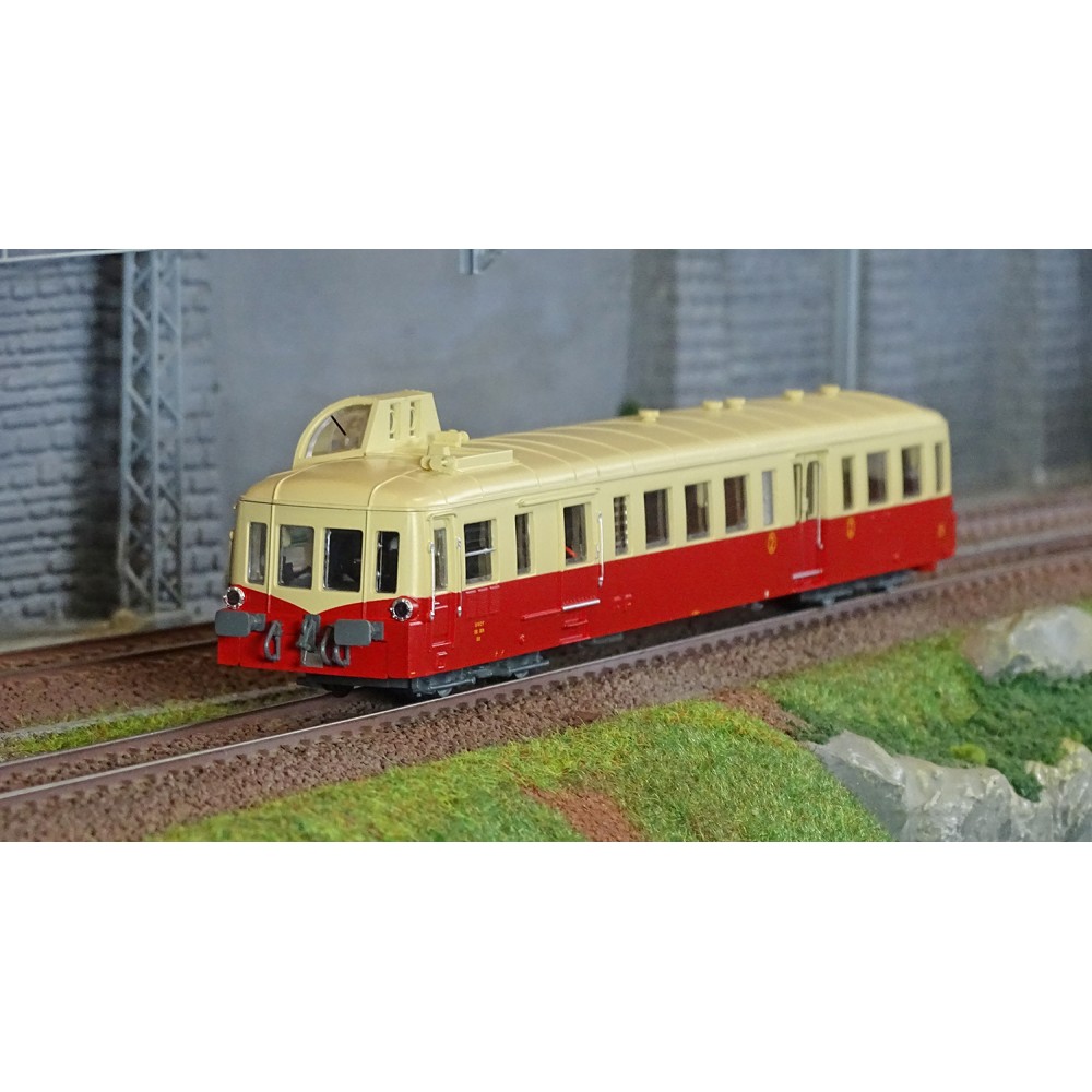 Jouef HJ2617 Autorail diesel X 3800 Picasso, SNCF, livrée rouge/beige Jouef HJ2617 - 1