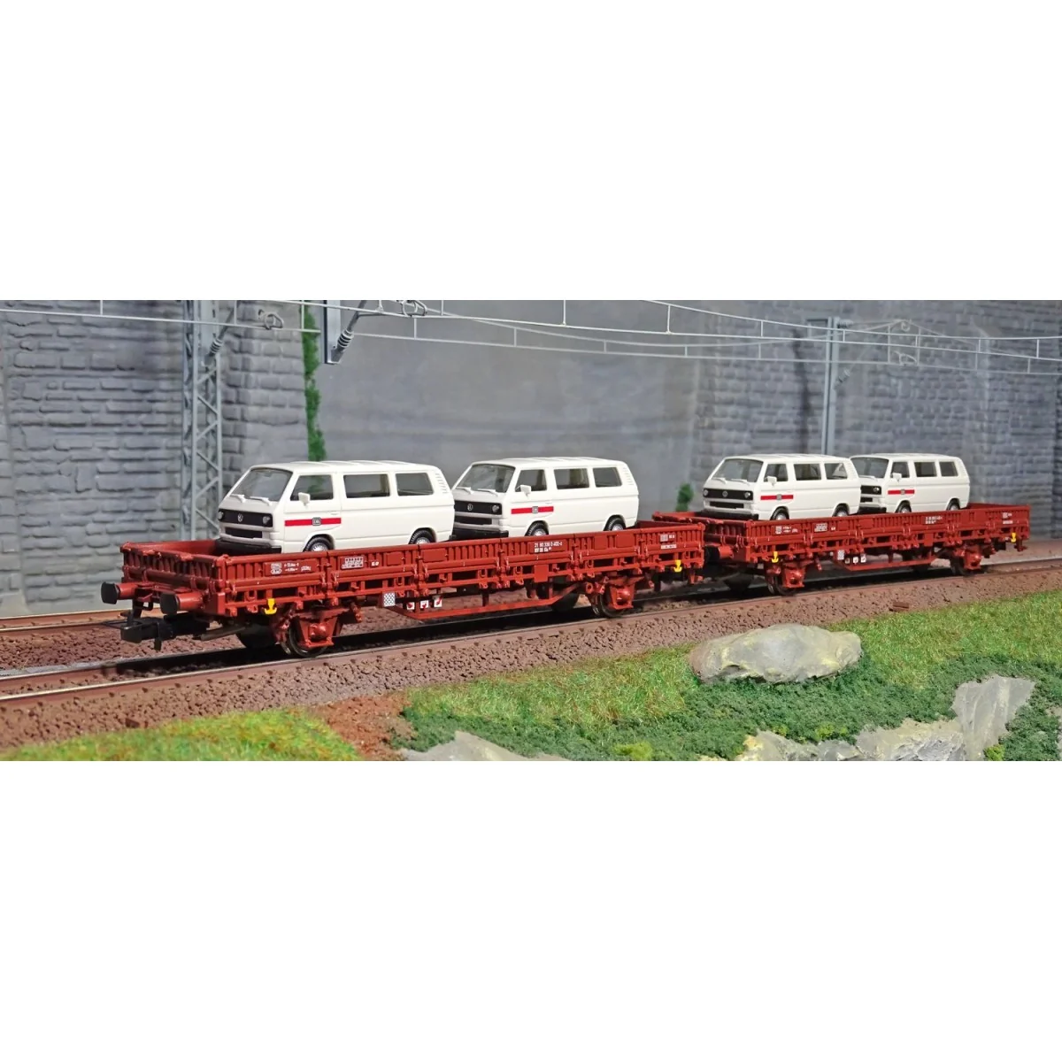 Rivarossi HR6458 Set of 2 Kls type wagons, DB, loaded with 4 Volksw...