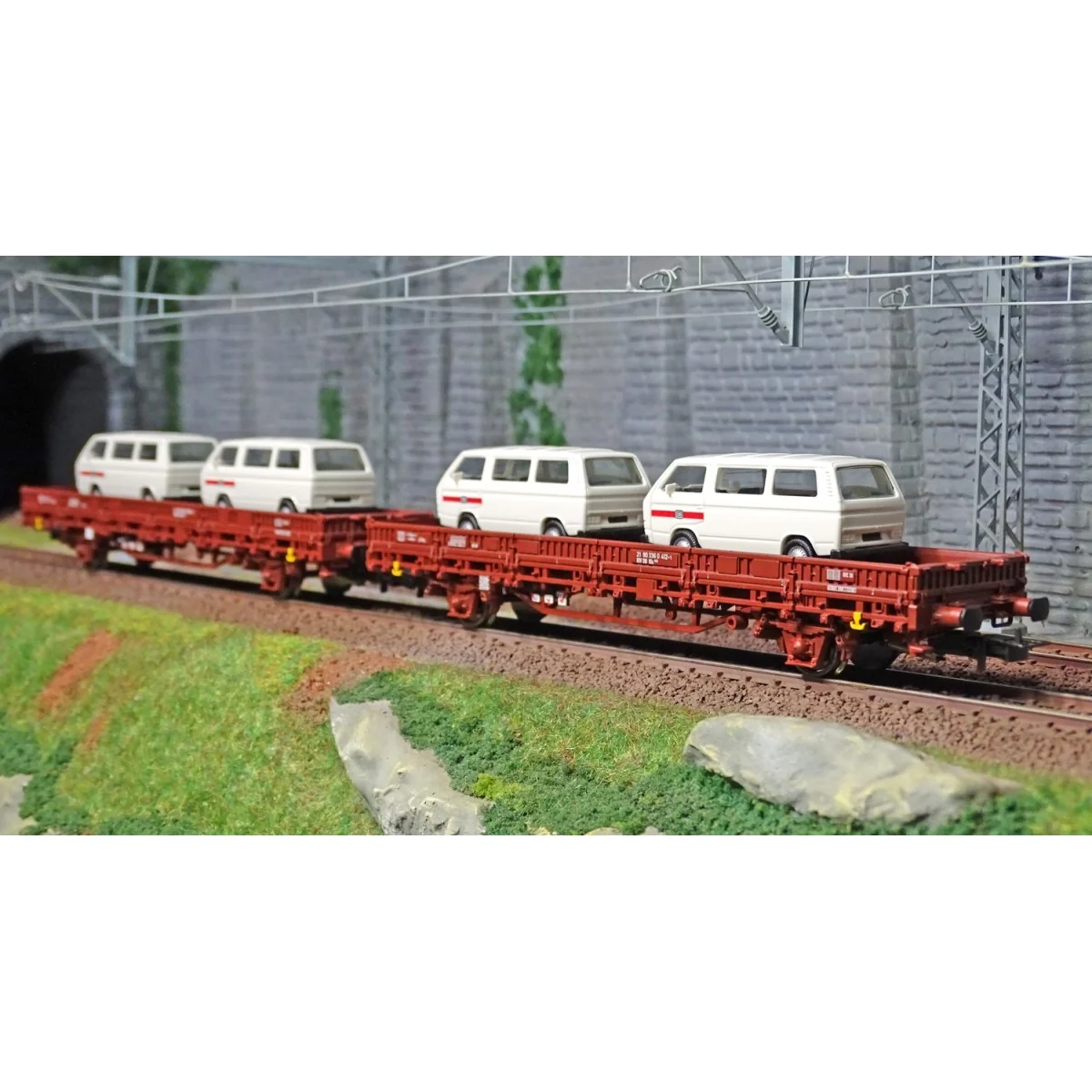 Rivarossi HR6458 Set of 2 Kls type wagons, DB, loaded with 4 Volksw... Rivarossi HR6458 Set of 2 Kls type wagons, DB, loaded with 4 Volksw...