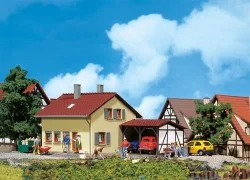 Faller 131358 Model Kit, Settlers' House with Crop