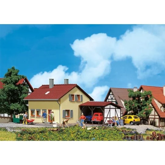 Faller_131358-Faller 131358 Model Kit, Settlers' House with Crop