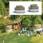 Busch_1388-Busch 1388 Feeders with round hay bales