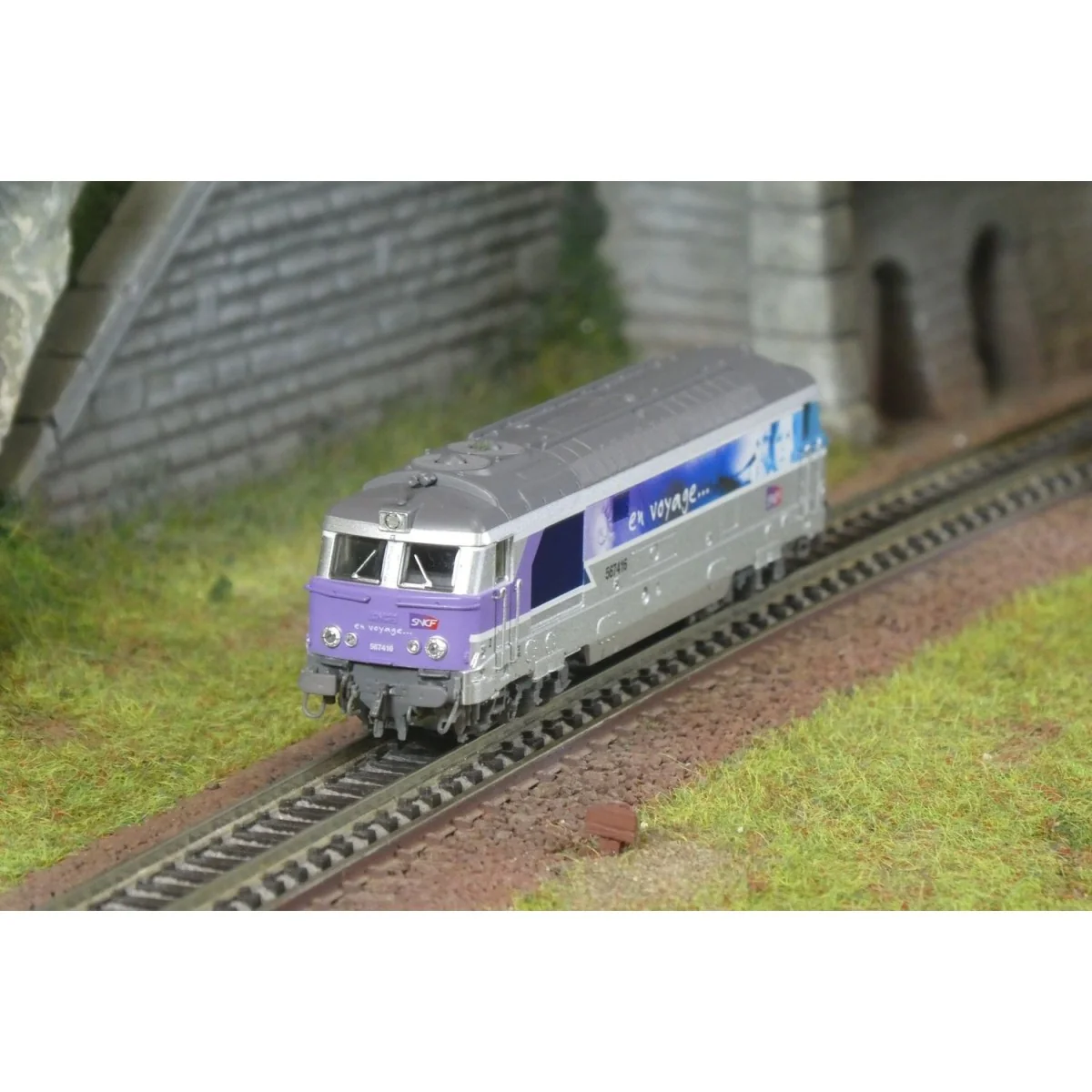 Locomotive diesel BB 67416, livrée EN VOYAGE, NEVERS, N 1/160 - REE...
