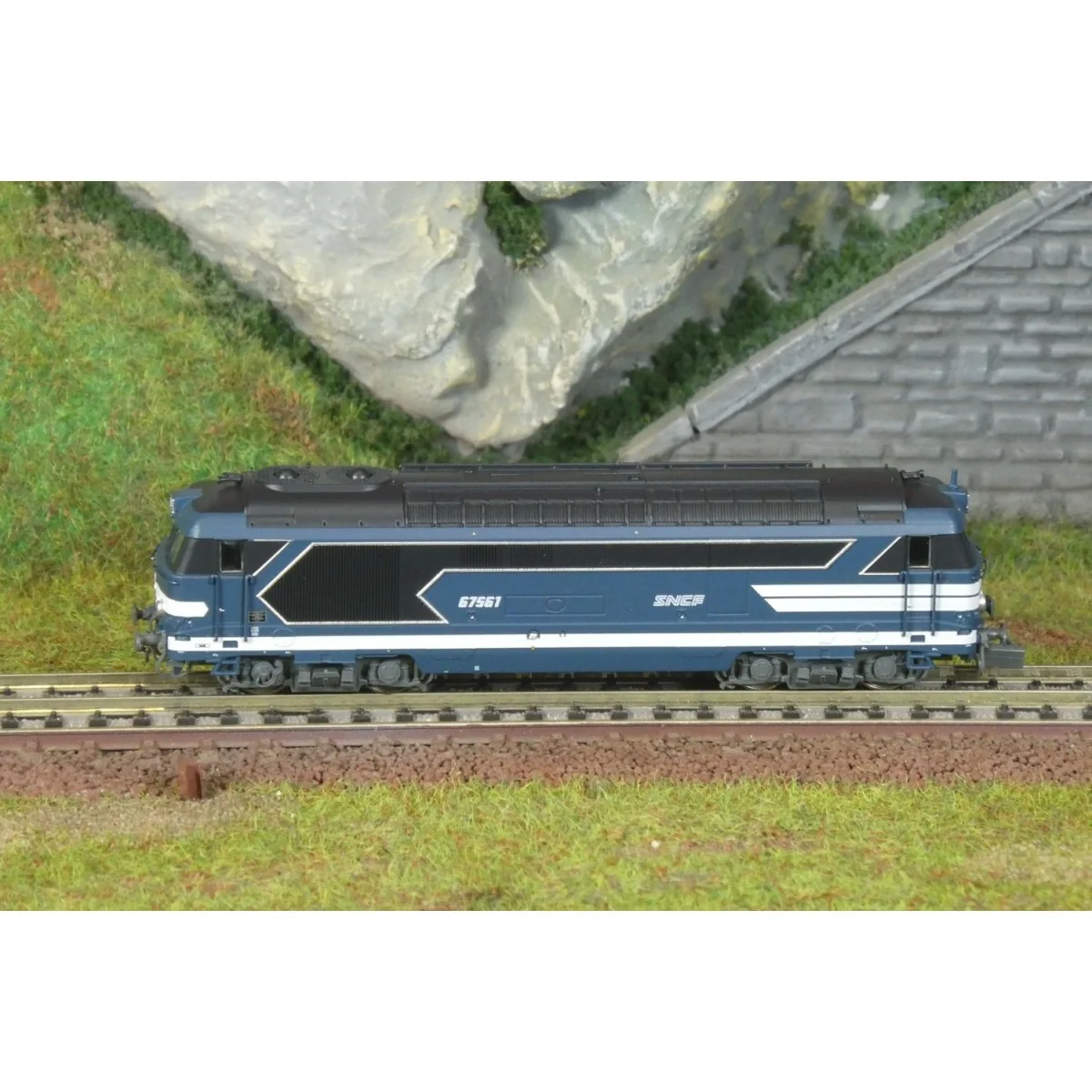 Locomotive diesel BB 67561, livrée bleue, logo Nouille, MARSEILLE, ...