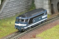 Locomotive diesel BB 67561, livrée bleue, logo Nouille, MARSEILLE, ...