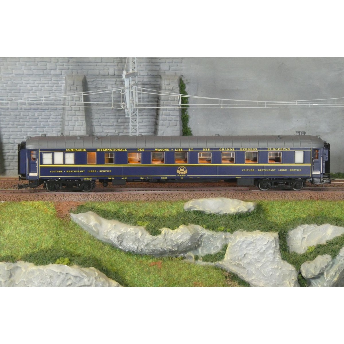 CIWL, "Self-Service" dining car, Era IV, illuminated - Jouef HJ4208...