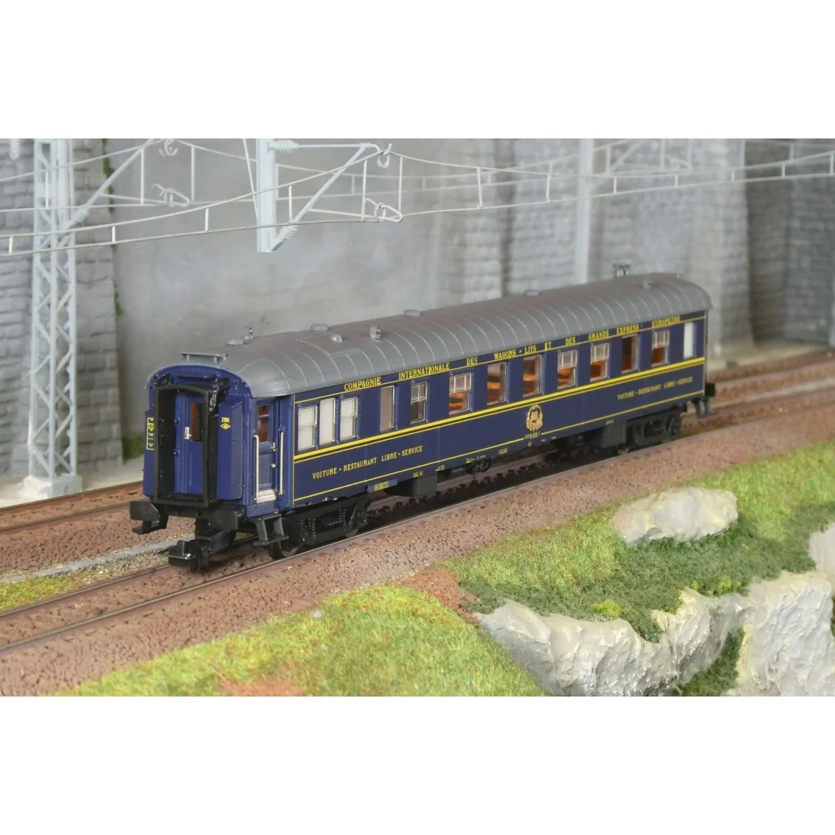 CIWL, "Self-Service" dining car, Era IV, illuminated - Jouef HJ4208