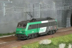 Jouef HJ2469S BB 426086 electric locomotive, SNCF, FRET livery, Car...