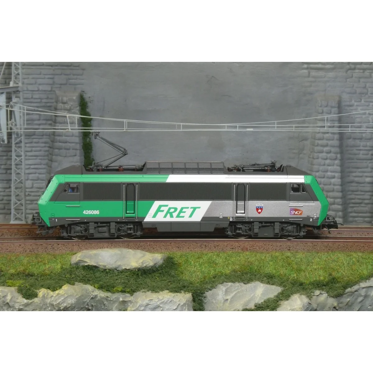 Jouef HJ2469 BB 426086 electric locomotive, SNCF, freight livery, C...