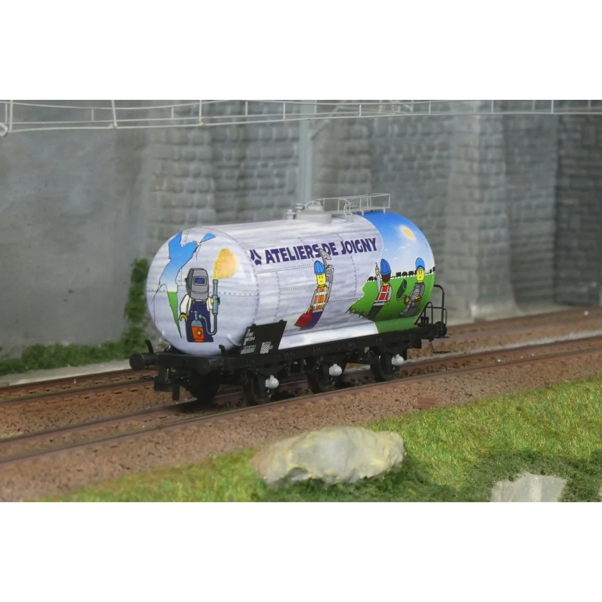 Three-axle tank wagon, SNCF, VTG, Joigny Workshops - Jouef HJ6295
