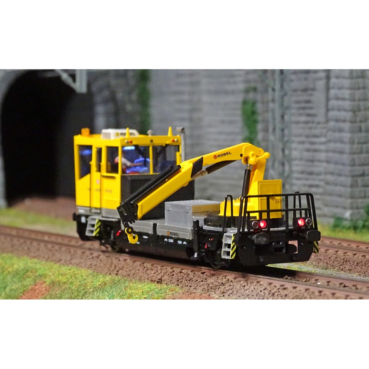 Viessmann 2620 Diesel Railcar, Robel 54.22 with motorized crane, di...