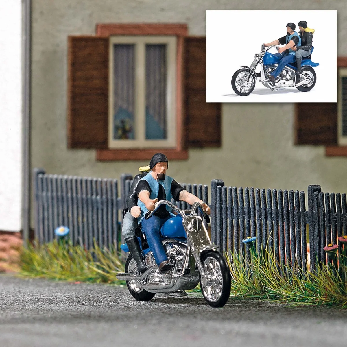 Busch 7860 Couple de bikers avec moto US Busch Busch_7860 - 1 Busch 7860 Couple de bikers avec moto US Busch Busch_7860 - 1