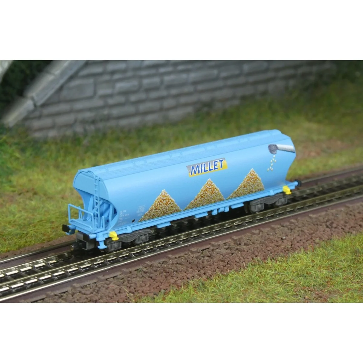 Grain hopper wagon, Millet Corn - Azar W01-MM1, Z - 1/220 Grain hopper wagon, Millet Corn - Azar W01-MM1, Z - 1/220
