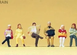 Preiser 14072 figures, seated travelers