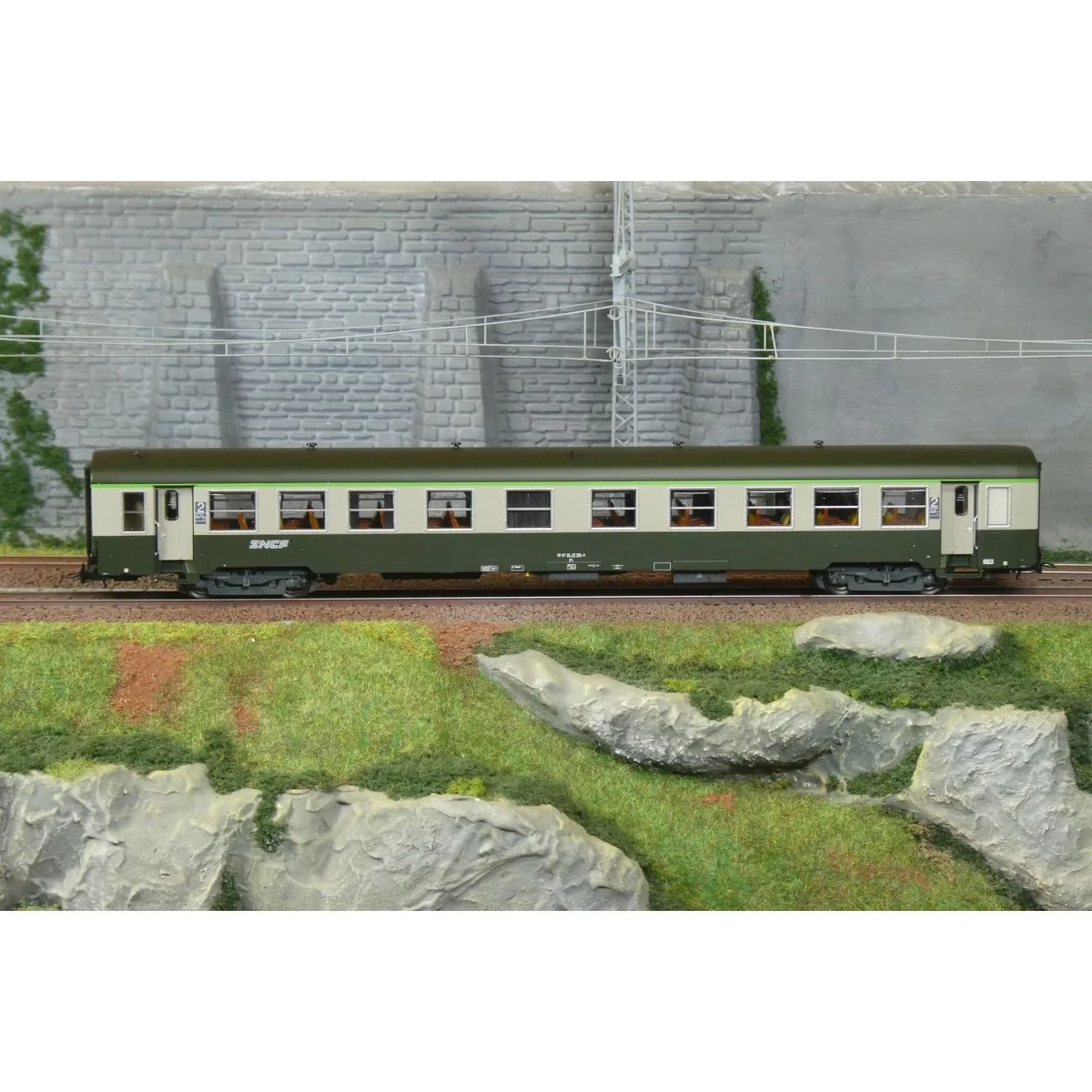 R37 HO42516 Voiture voyageurs USI, B10t, bogies Y24, Chambéry, écla...