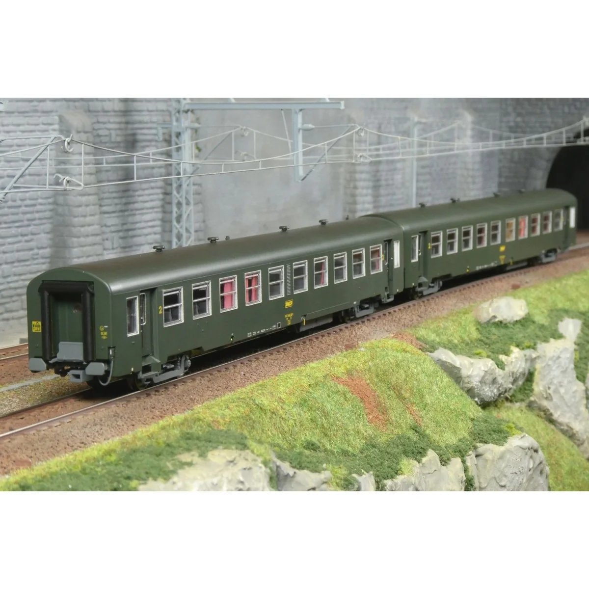 Set of 2 USI B10t U61 coaches, SNCF - Models World MW40032 - Illumi...