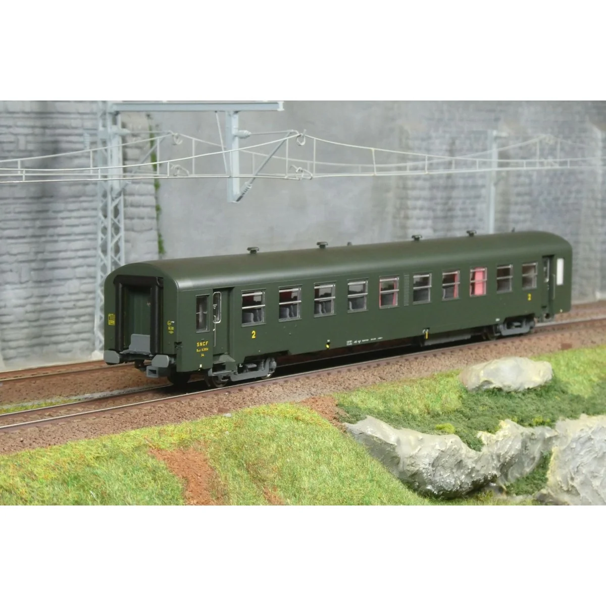 USI Bmyfi U61 coach, SNCF - Models World MW40028 - Illuminated HO