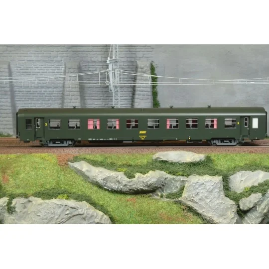 MW_40031-USI Bmyfi U61 coach, SNCF – Models World MW40028 – Illuminated HO