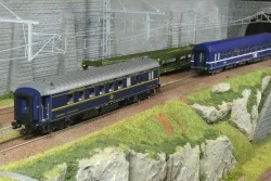 Set of 3 Car-Sleepers, SNCF/SNCB (ex. CIWL) – Jouef HJ4207 – (2 car...