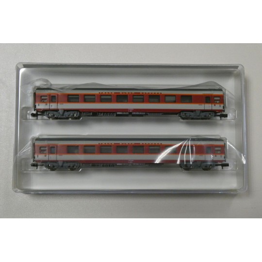 Trix_15692-MiniTrix 15692 Set of 2 luxury passenger cars, 1st class / restaurant, SNCF, TEE, N scale