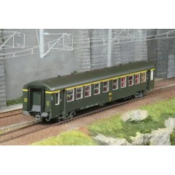 Voiture USI longue At4 U62 SNCF verte, logo encadré jaune – Models ...