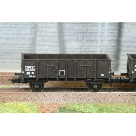 WB-916-Ree Modeles WB916 Set of 2 tipper wagons with metal bodies, SNCF, ep.III