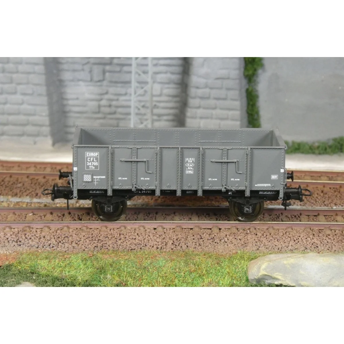 Ree Modeles WB919 Metal-bodied tipper wagon, CFL, ep.III Ree Modeles WB919 Metal-bodied tipper wagon, CFL, ep.III