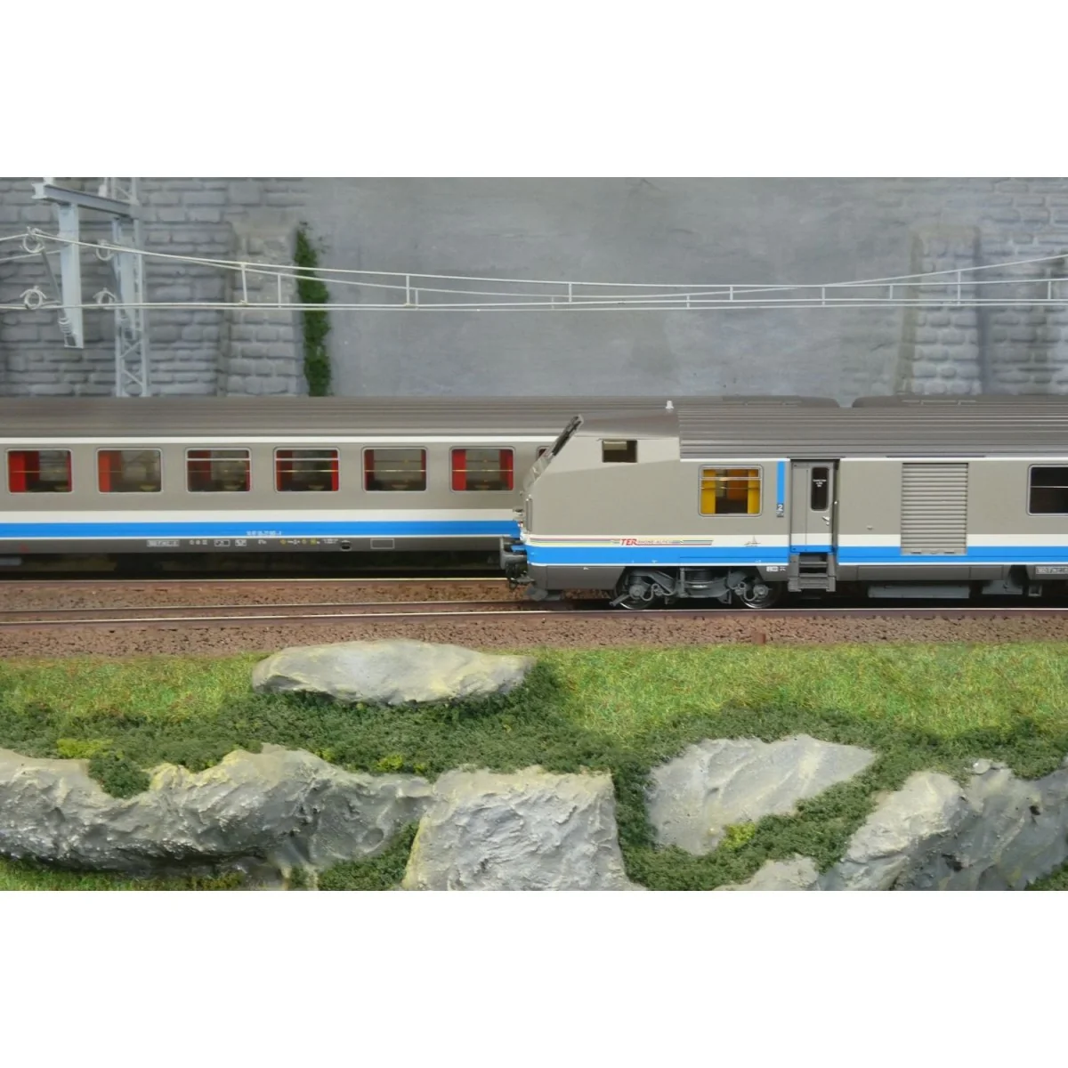 Set of 3 LS Models VU + VTU coaches, 41253DC, driving trailer car, ...