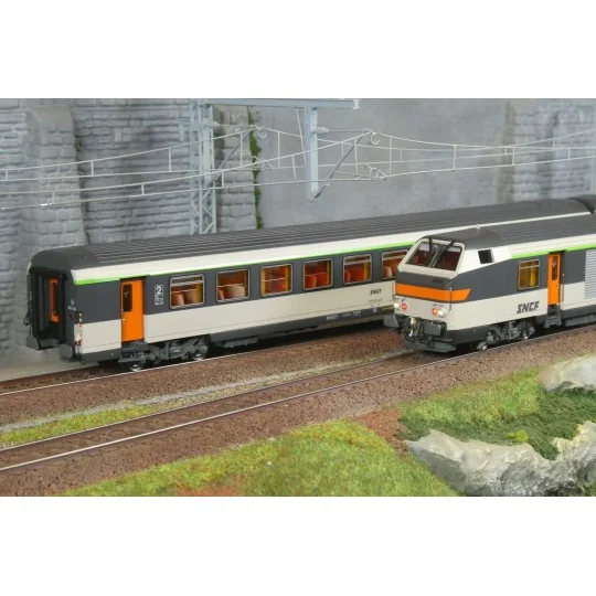 LSM_41250DC-LS Models 41250DC Set of 3 original Corail coaches (VU + VTU), driving trailer, SNCF, framed logo, lighting