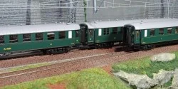 LS Models 40200 Set of 3 OCEM, PO MIDI carriages, 1935