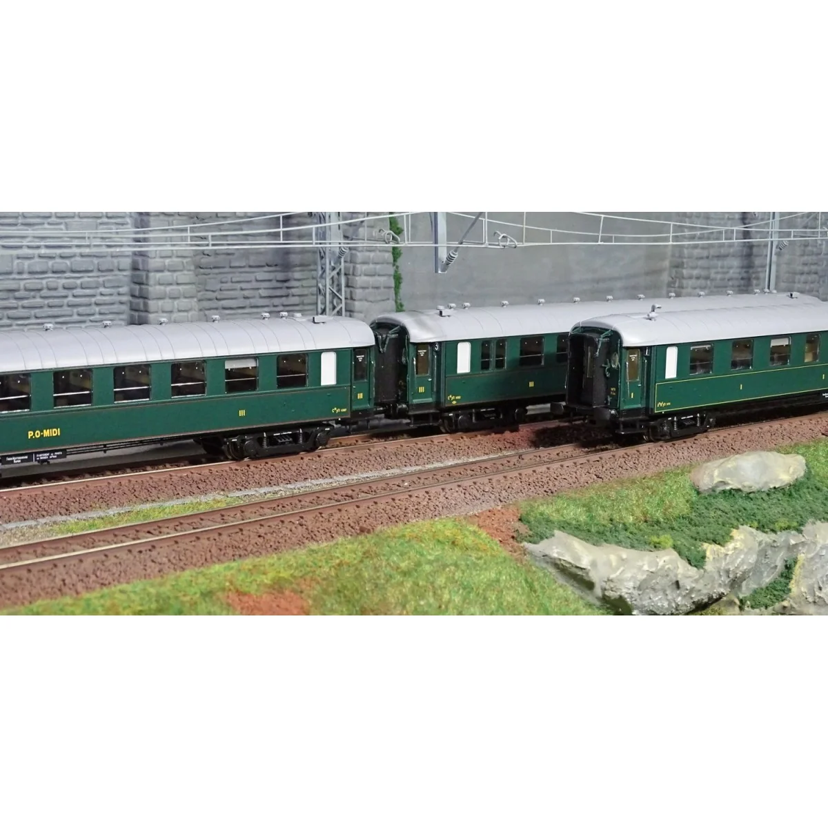 LS Models 40200 Set of 3 OCEM, PO MIDI carriages, 1935 LS Models 40200 Set of 3 OCEM, PO MIDI carriages, 1935