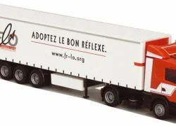 AWM 54538 Scania 4R refrigerated semi-trailer, Transports Perrin FL...