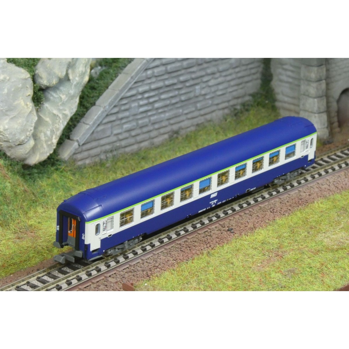 UIC B9c9x couchette coach 2nd class TEN livery with framed white SN...
