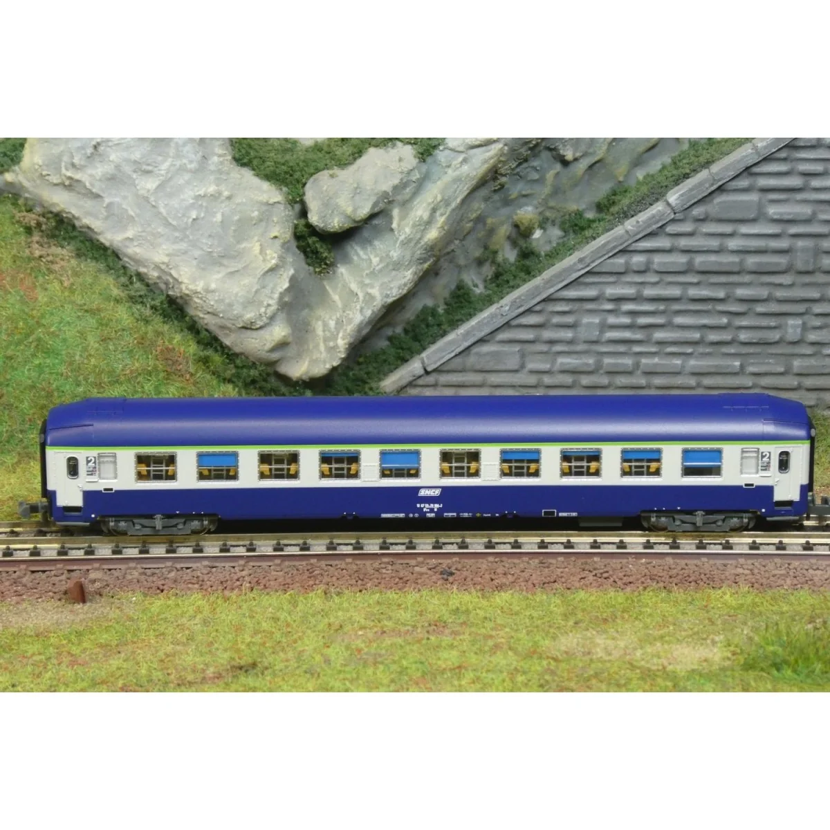 UIC B9c9x couchette coach 2nd class TEN livery with framed white SN...