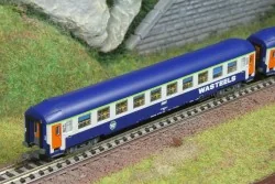 2 UIC couchette cars B9c9x 2nd class Wasteels SNCF livery - REE NW-...
