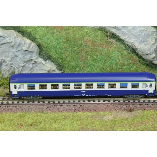 NW-350-2 UIC couchette cars B9c9x 2nd class Wasteels SNCF livery - REE NW-348, N 1/160