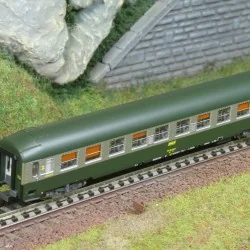 Set de 2 voitures couchettes UIC B9c9x 2CL logo jaune encadré SNCF ...